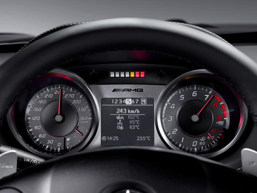  Mercedes-Benz SLS AMG 2010 года  (фото 8 из 526)